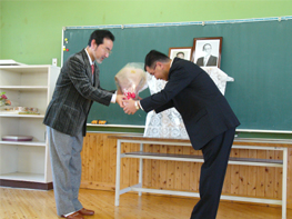 掲額式